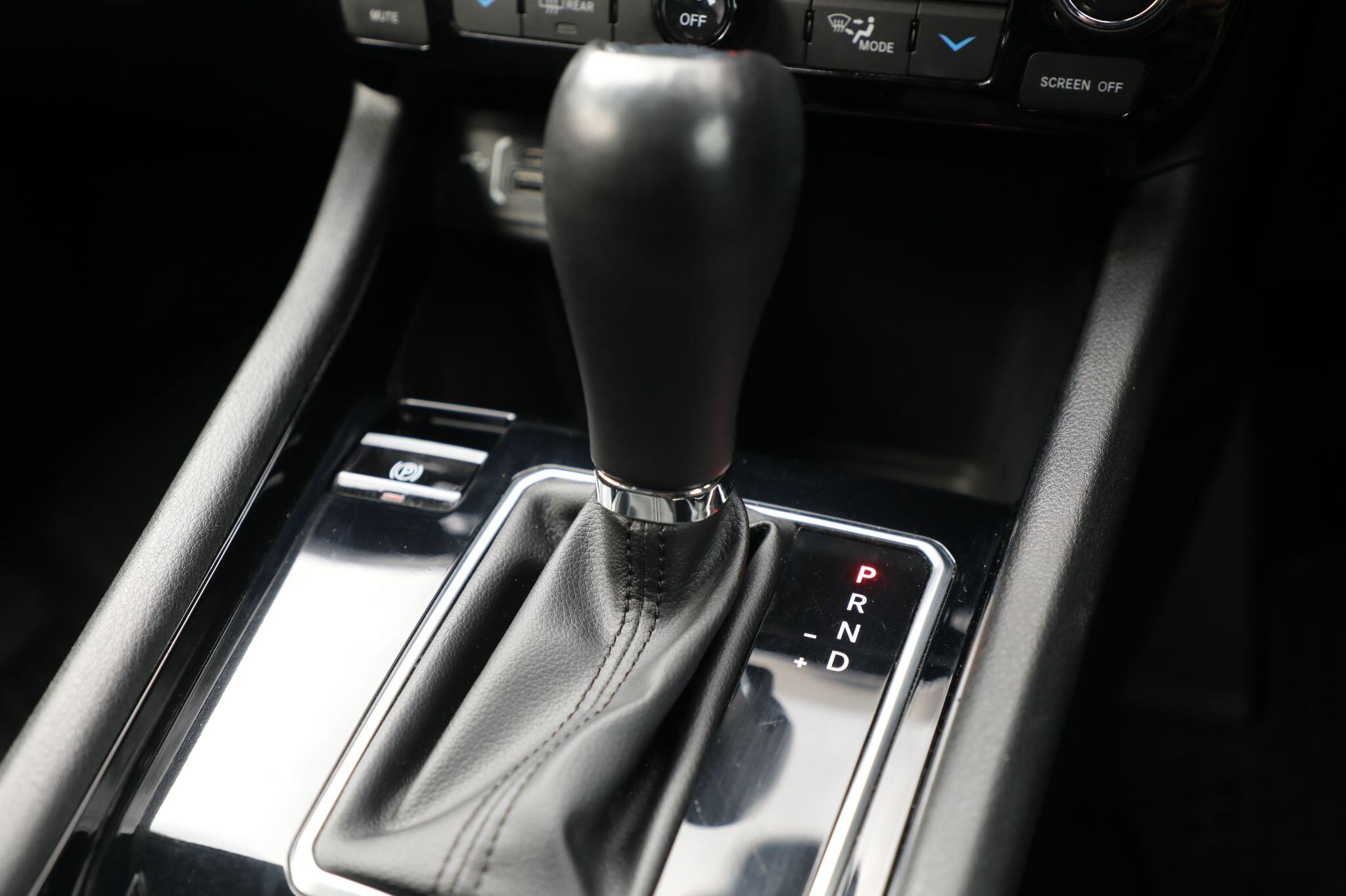 Large vehicle image